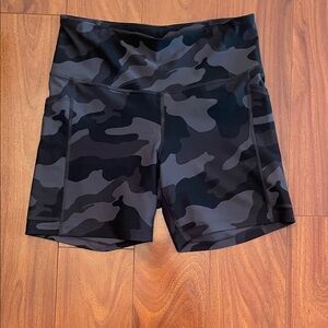 Old Navy Black Camo Athletic Shorts